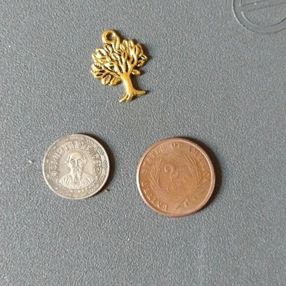 Tree of life pendant with bonus items - Picture 1 of 2